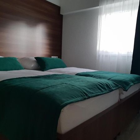 Apartments And Rooms Villa Majestic Bihać Buitenkant foto