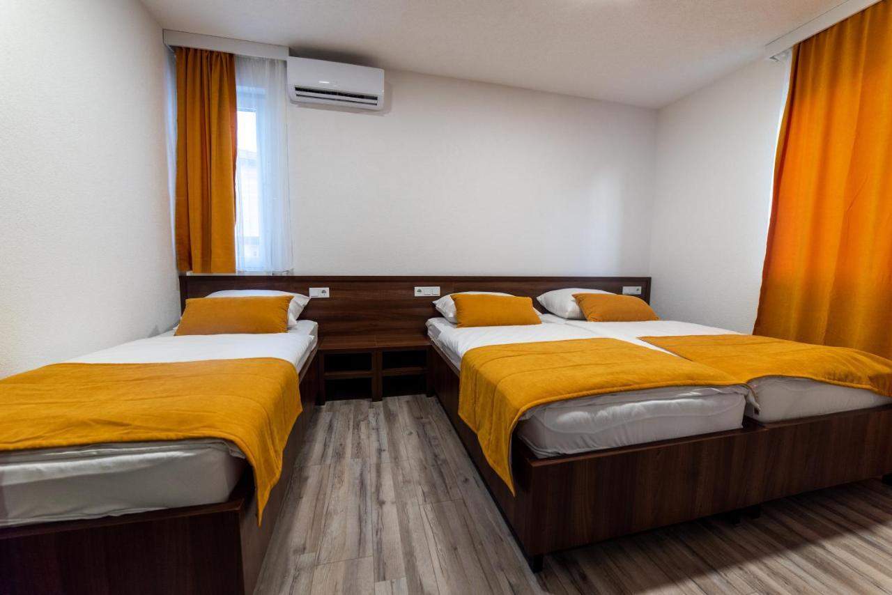 Apartments And Rooms Villa Majestic Bihać Buitenkant foto