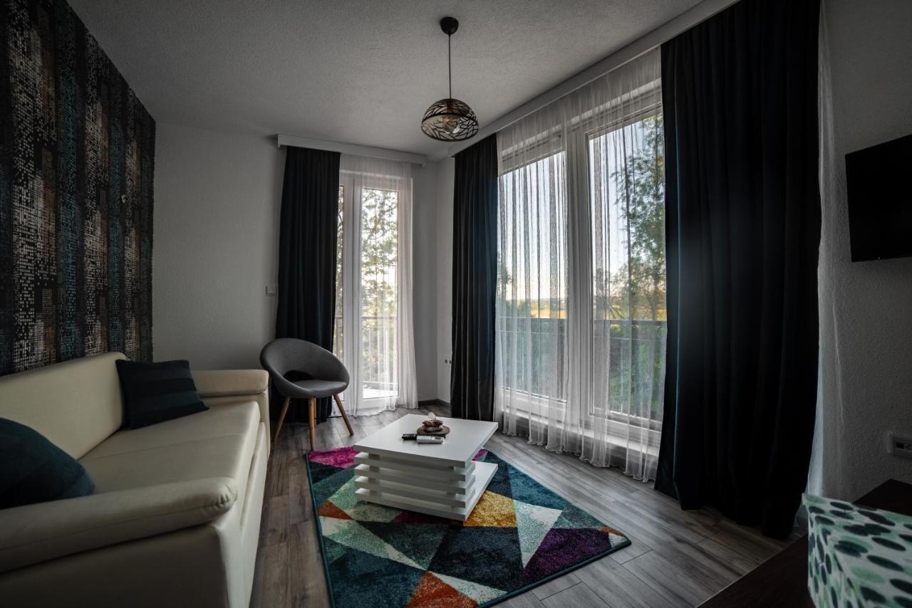 Apartments And Rooms Villa Majestic Bihać Buitenkant foto
