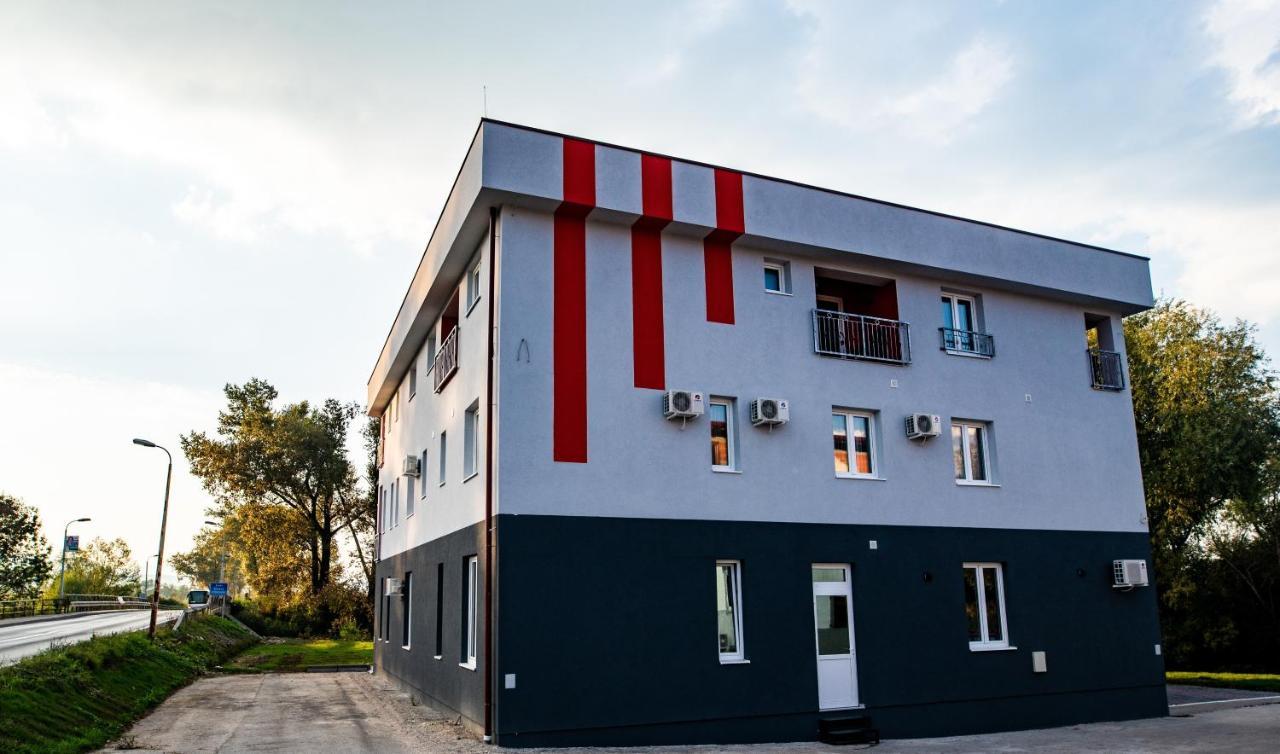 Apartments And Rooms Villa Majestic Bihać Buitenkant foto